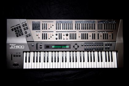 Roland-JD800"